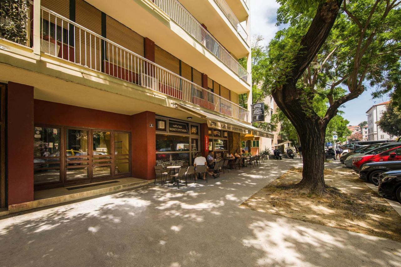 Sunrise View Balcony Apartment Split Exterior photo